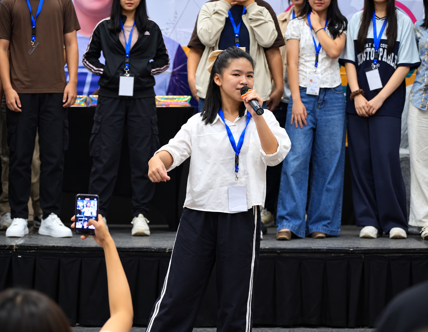 Peserta Dream Achievers berbicara di depan audiens